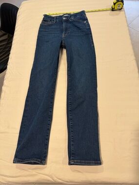 Good American Straight-Leg Jeans in Dark Blue Denim